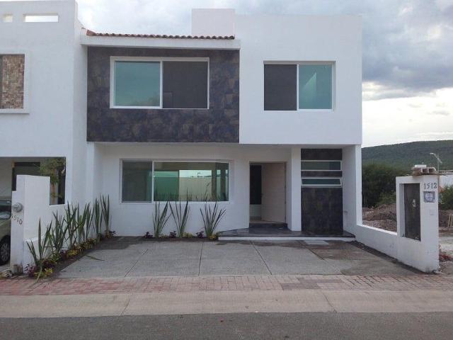 Renta Casa 160m2 cochera 3 autos El Refugio $16,500