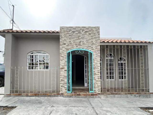 RENTA Casa 1 piso en Manantiales del Valle