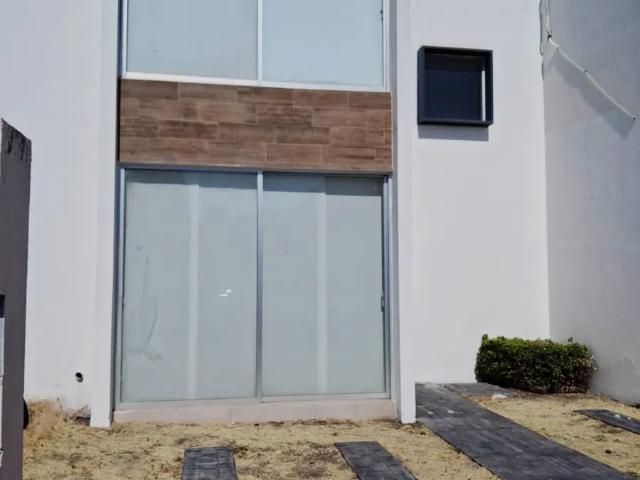 RENTA CASA 2 HABITACIONES