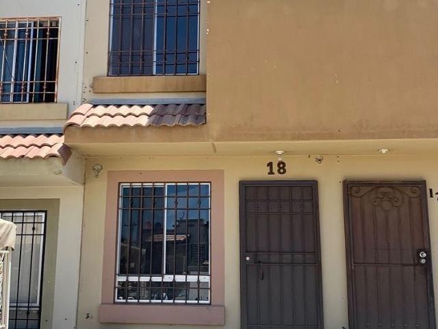 Renta Casa 2 rec 1.5 B Privada pequeña