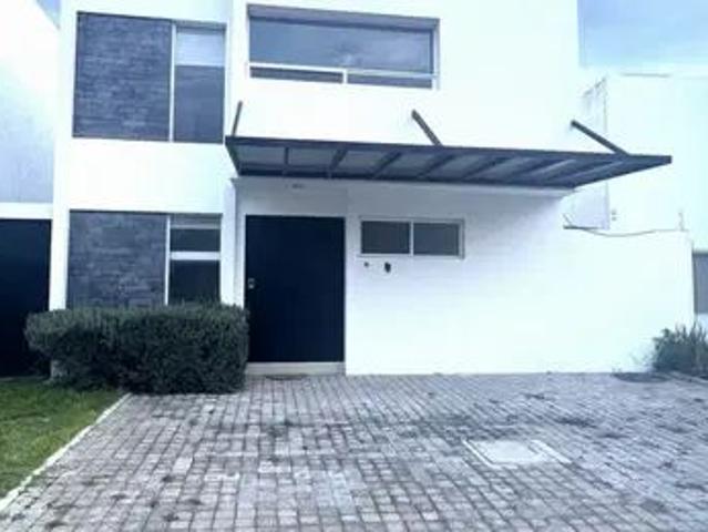 Renta Casa 3 Ambientes Misión San Jerónimo