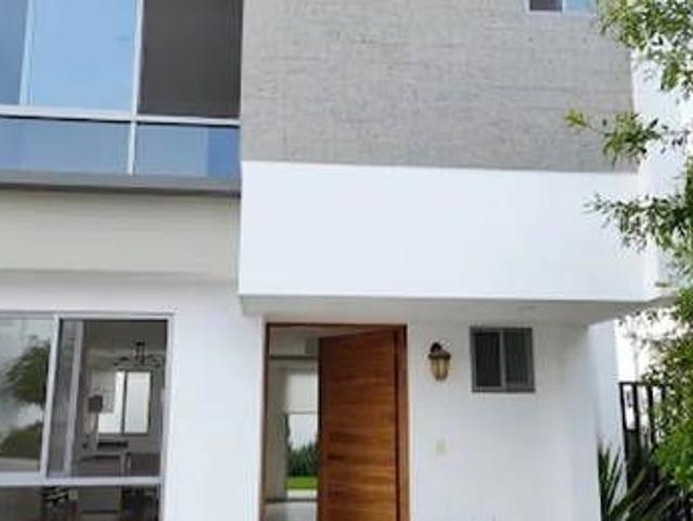 Renta Casa 3 Ambientes Zákia