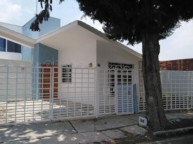 Renta Casa 5 recamaras, Loma Dorada, Queretaro