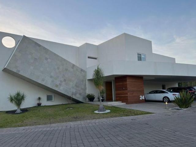 RENTA CASAS JURICA QUERETARO REGENCY SEMIAMUEBLADA CERCA ESCUELAS COMERCIOS AA