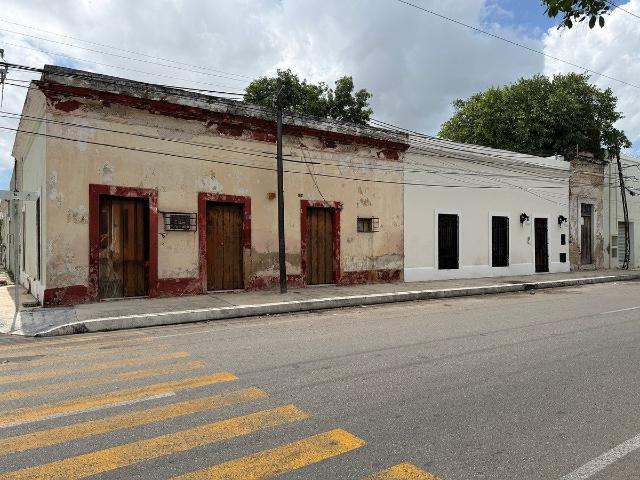 Renta Casona en esquina frente La Plancha ideal para comercio en Mérida, Yuc