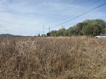 Renta de Terreno Comercial en Pedro Escobedo, Querétaro, Cerca de Carretera 57