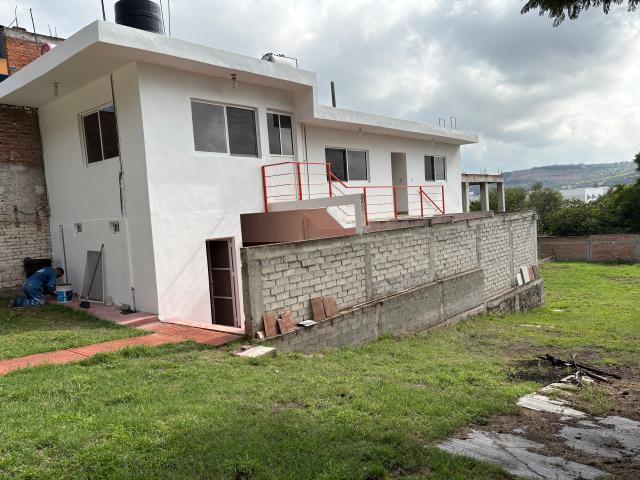 RENTA de Terreno para bodega con construcción en renta cerca de Av. Pirineos y Acceso III