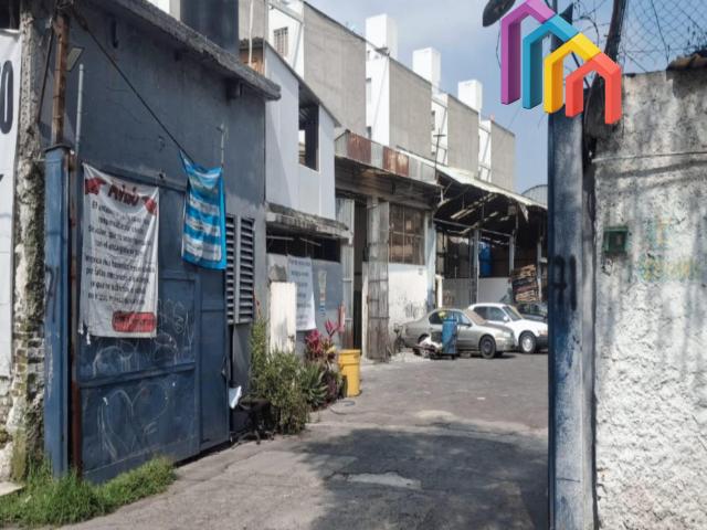Renta de amplio terreno en Tepalcates