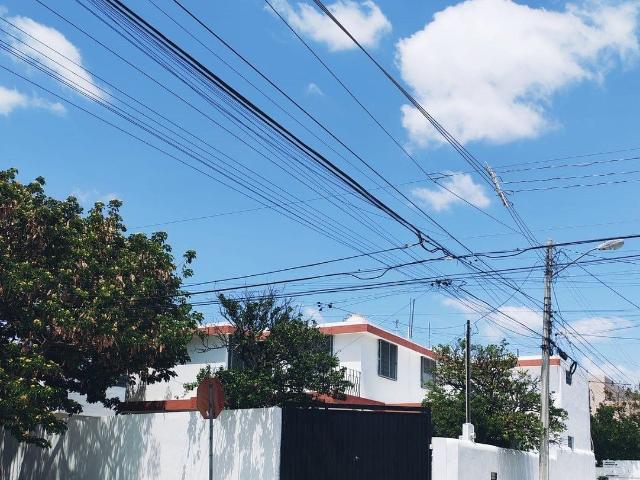 RENTA DE AMPLIA CASA EN ESQUINA DE 4 RECÁMARAS EN GARCÍA GINERÉS