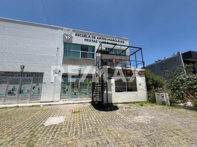 RENTA DE BODEGA COMERCIAL CON LOCAL EN PUERTA REAL