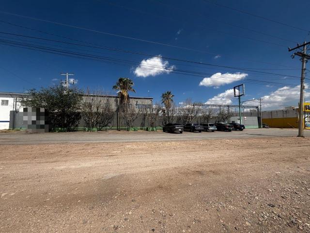 RENTA DE BODEGA CON OFICINAS, PATIO DE MANIOBRAS SOBRE AVE CARRETERA CHIH ALDAMA A PIE DE CARRET