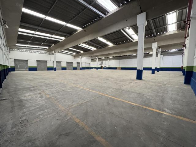Renta de bodega industrial en Tlalnepantla 2,500 m?
