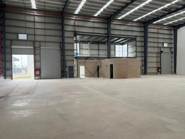 Renta de Bodega Industrial nueva en Obra gris