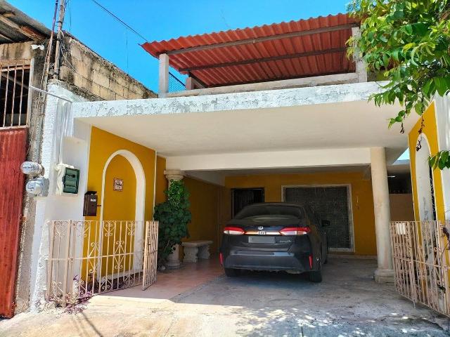 RENTA DE CASA AMPLIA CON PANELES SOLARES EN EL CENTRO DE MERIDA, YUCATÁN
