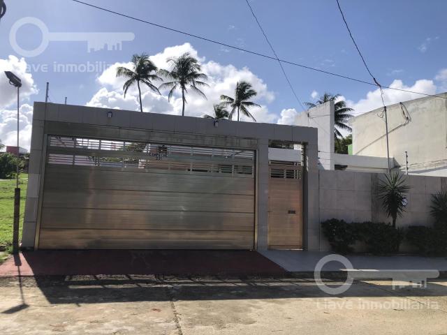Renta de Casa Amueblada con 4 habitaciones en calle Campeche, Col. Petrolera, Coatzacoalcos, Ver