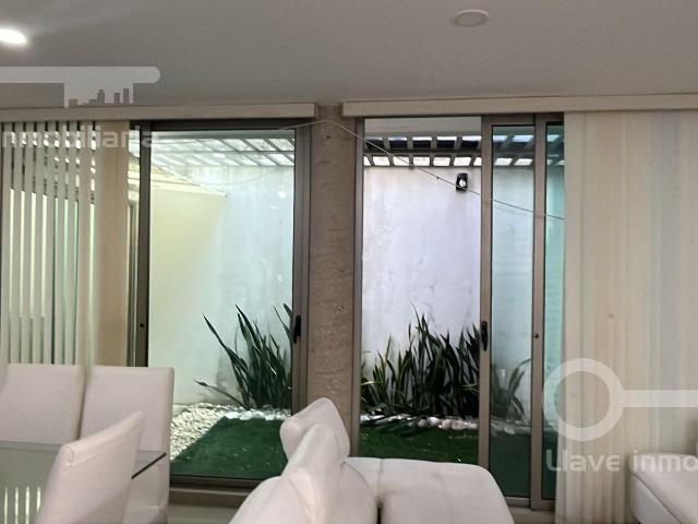 Renta de Casa Amueblada en Av. Carlos Talavera, Col. Santa Rosa, Coatzacoalcos, Ver