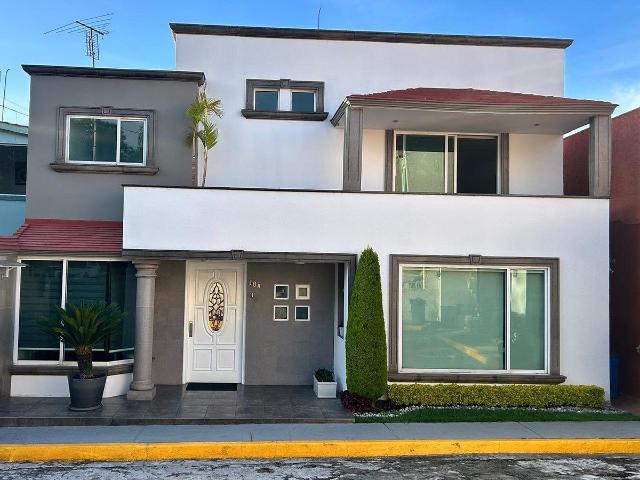 Renta de casa amueblada en Club Cuicacalli