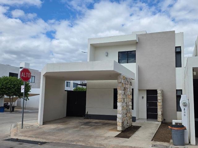 RENTA DE CASA AMUEBLADA EN SOLANA, TIXCACAL AL PONIENTE DE MÉRIDA, YUCATÁN