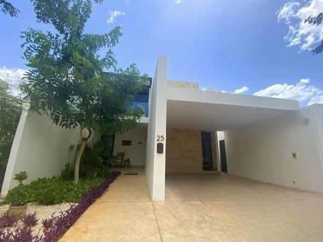RENTA DE CASA CON 4 RECAMARAS,TEMOZON 39,MERIDA YUC