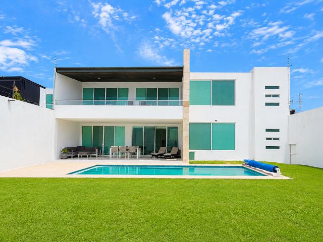 Renta de casa con alberca en el Fracc. Brisas, Temixco, Morelos. Clave 6284