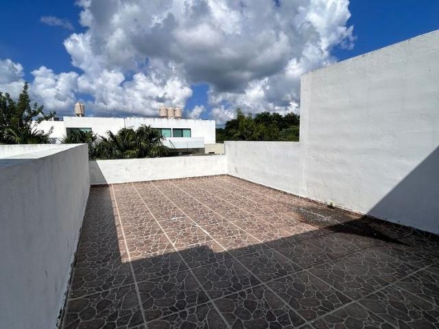 Renta de casa con alberca en privada residencial, Conkal, Merida Yucatan