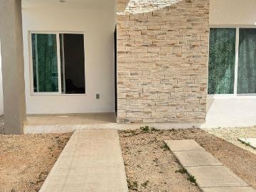 Renta de casa d un piso semi amueblada en Gran Santa Fe Norte