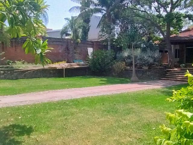 RENTA DE CASA DE UN PISO, AMPLIO JARDIN, IDEAL PARA NEGOCIO