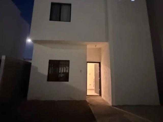 Renta de Casa de 2 Niveles en Las Canteras Residencial, Piedras Negras