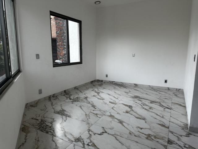 Renta de casa en Cumbres Morelia 3 rec?maras y jard?n