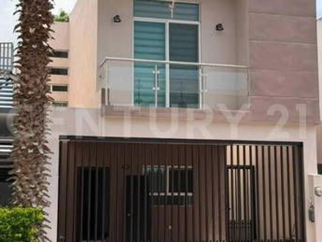 Renta De Casa En Col. Nexxus Cristal En Escobedo