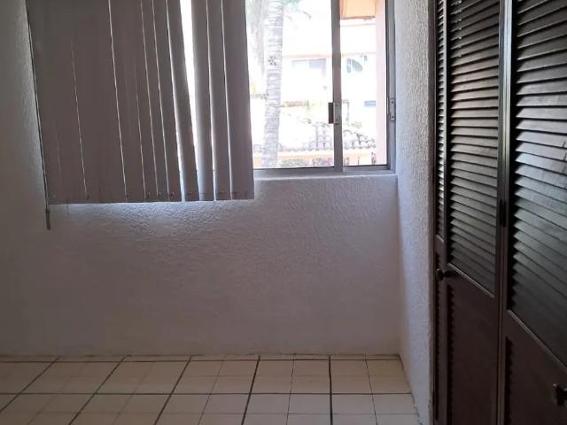 Renta de casa en condominio dentro de privada con seguridad