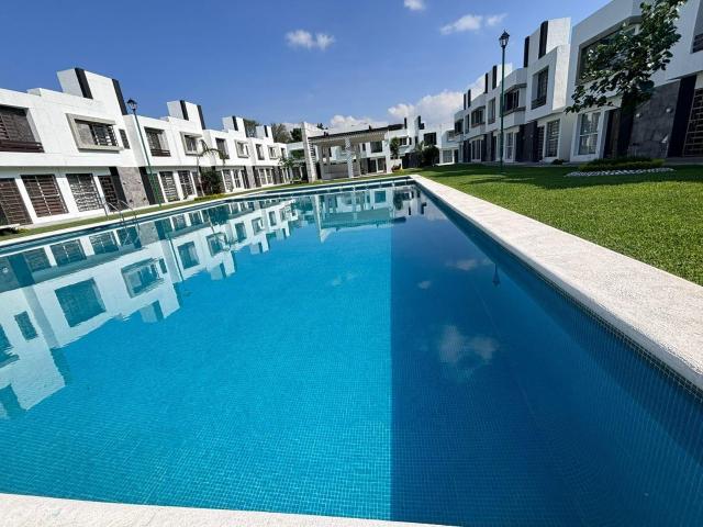 RENTA DE CASA EN CONDOMINIO EN JIUTEPEC