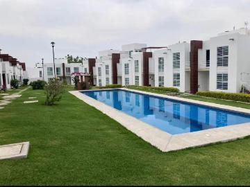 RENTA DE CASA EN CONDOMINIO EN JIUTEPEC