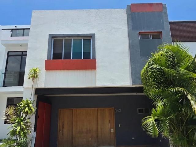 RENTA DE CASA EN COTO SIVEC FRACC CAPITAL NORTE ZAPOPAN