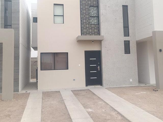 RENTA DE CASA EN COTO SUR 2