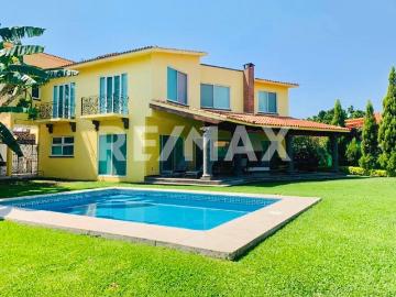 Renta de casa en el Fracc. Parque Sumiya, en Jiutepec, Morelos. Clave 6233