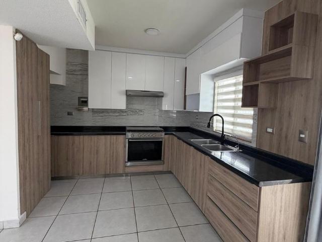 RENTA DE CASA EN FRACC VALLE DE SAN PEDRO CERRADA DE SAN LUIS CERCA DE CAMPUS UACH II