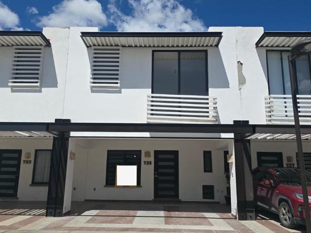 RENTA DE CASA EN FRACCIONAMIENTO AMBERES