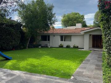 RENTA DE CASA EN JURICA. 3