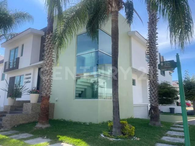 Renta de Casa en Jardín Real, Zapopan