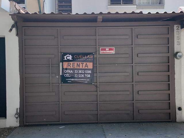 RENTA DE CASA EN JARDINES DEL VALLE, ZAPOPAN JAL
