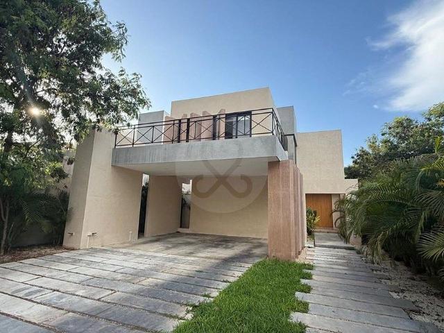 Renta de Casa en Komchen en Privada