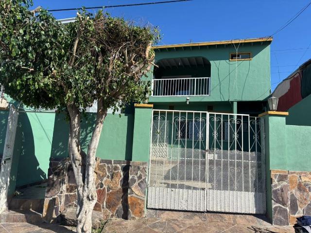 RENTA DE CASA EN LOMAS DE LA PRESA