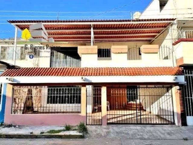 RENTA DE CASA EN PRIVADA, CERCA DE PLAZA LA AMERICAS, PLAZA SENDERO, HOSPITAL ROVIROSA Y AV. UNIVERSIDAD