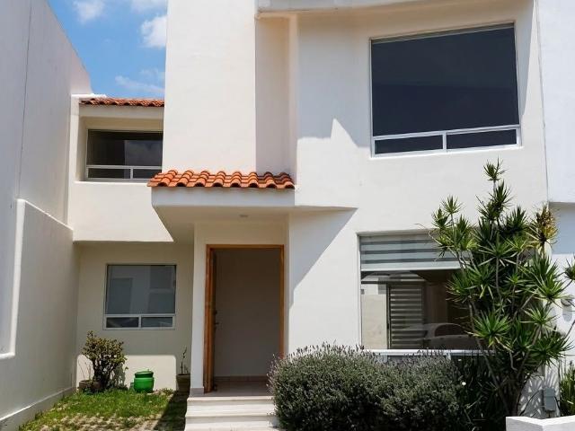 RENTA DE CASA EN PRIVADA EN MILENIO. 3.3