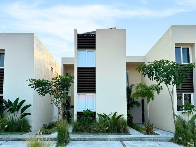 RENTA DE CASA EN QUINTA CORAL EN RINCON DEL CONCHAL