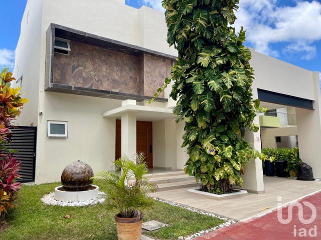 RENTA DE CASA EN RESIDENCIAL CUMBRES, CANCUN