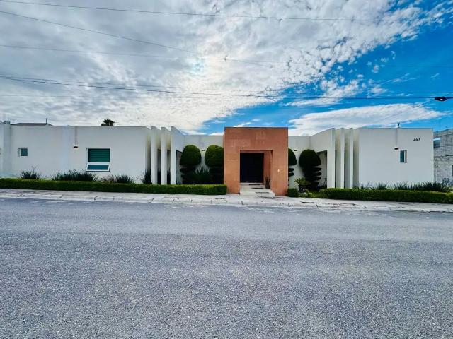 Renta de Casa en Residencial San Jose