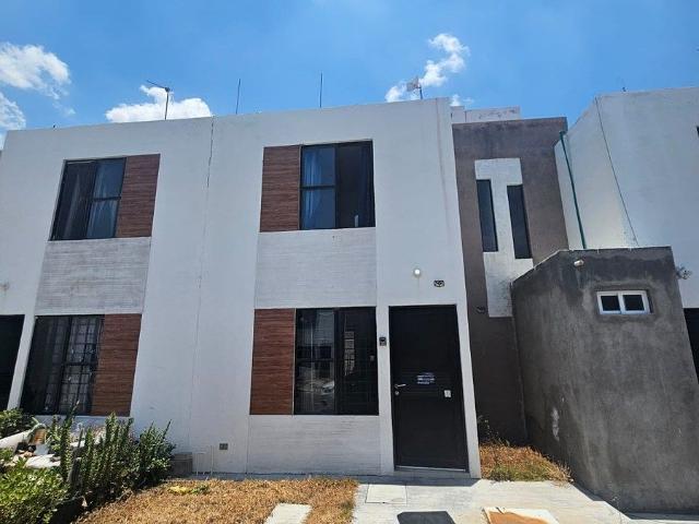 RENTA DE CASA EN SAN GERARDO