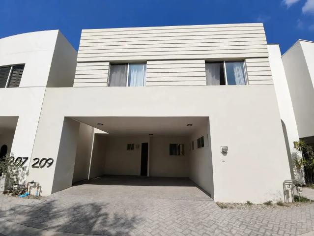 Renta de Casa en Santa Catarina EN VENTANAS DE LA HUASTECA cerca UDEM, VALLE PONIENTE